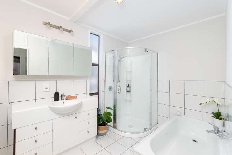 11 Johnswood Grove Clouston Park_35