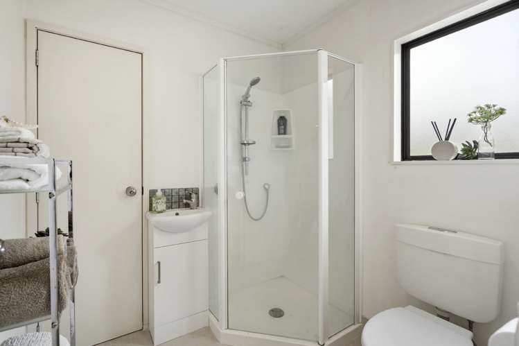 2/26 Blenheim Street Glenfield_23