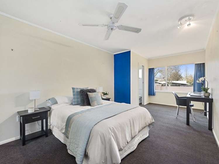 735 River Road Chartwell_16