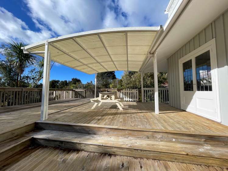 990 Sandspit Road Sandspit_14