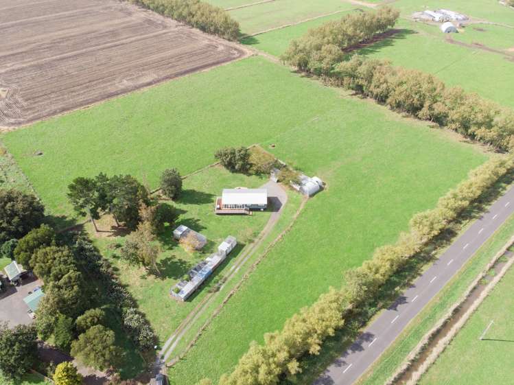 230 Central Road North Waitakaruru_31