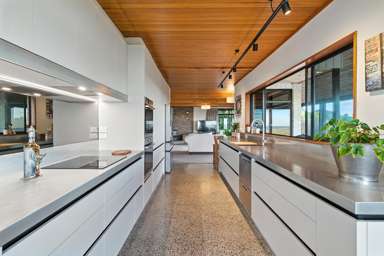 502E Reid Road_4