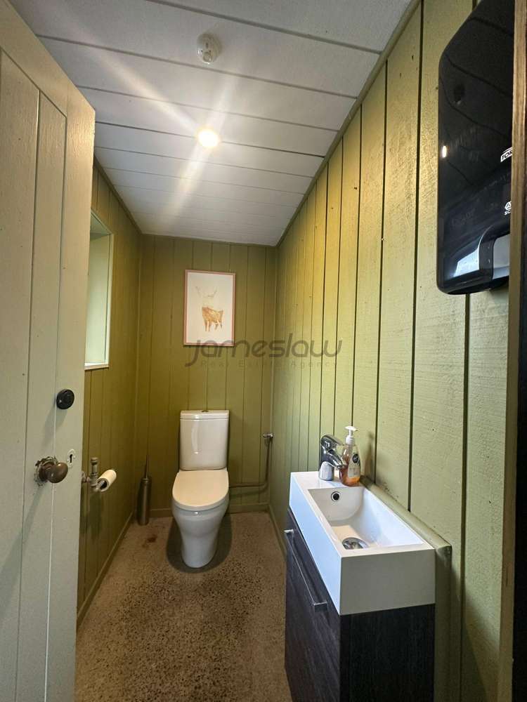 442 North Road Clevedon_11