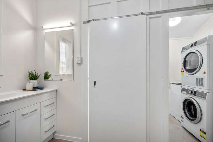 10 Bridge View Road Birkenhead_12