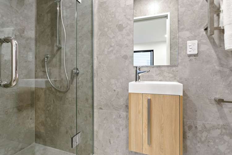 1b Valron Road Te Atatu South_16
