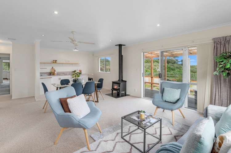 2 Barclay Grove Hokio Beach_13