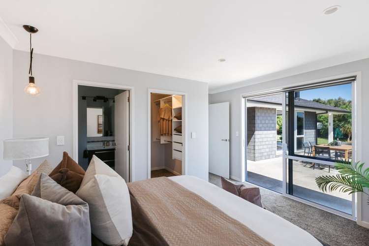 266 Lakes Boulevard Pyes Pa_14