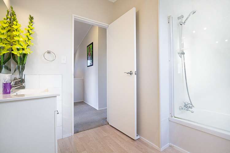 2/9 Barcroft Place Clendon Park_9