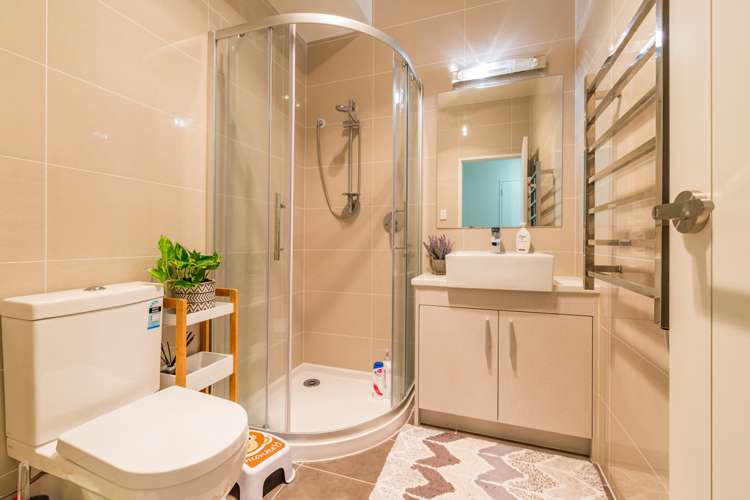 64 Pencaitland Drive Flat Bush_9