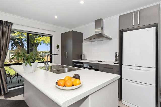 7/11 Errol Close Burbush_1