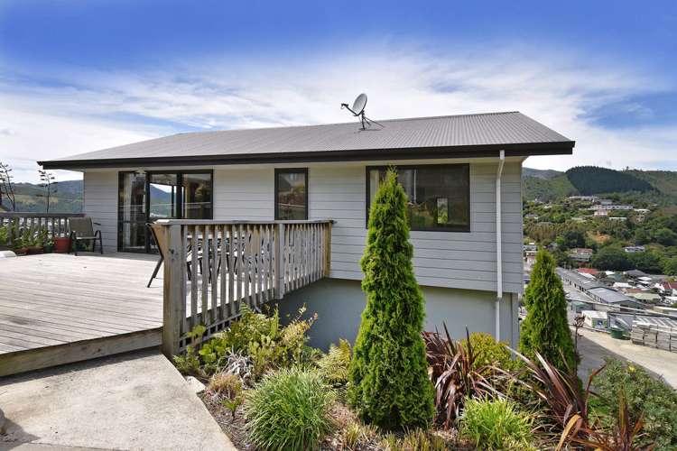 40 Saint Lawrence Street Toi Toi_3