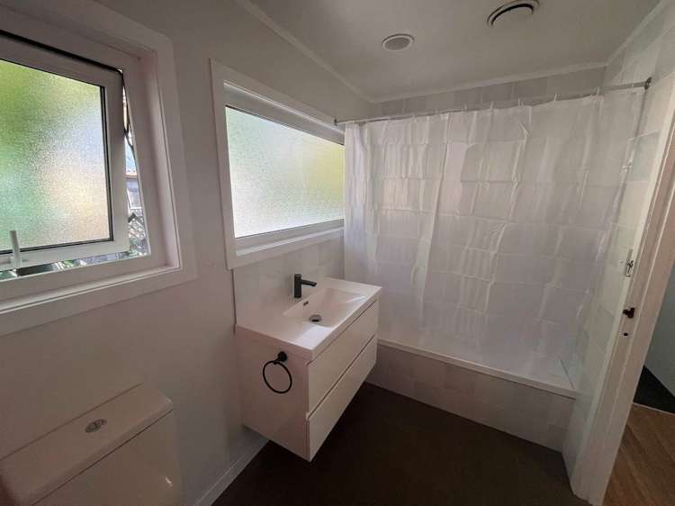 196 Glengarry Road Glen Eden_25