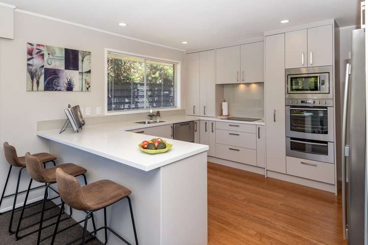 14 Pickwick Parade Mellons Bay_7