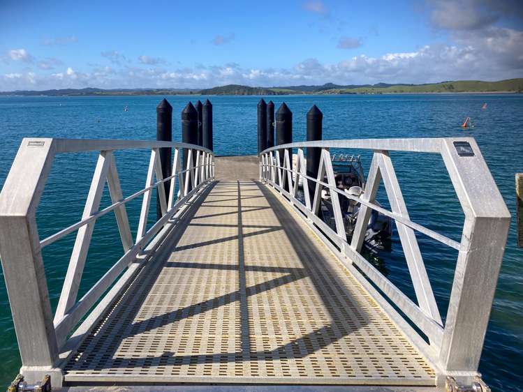 Share 2 Moturoa Island Russell_15