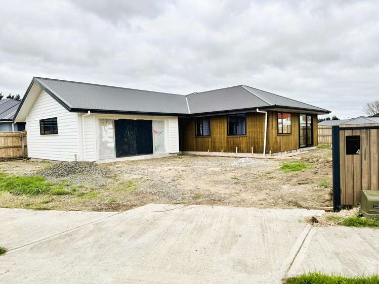 4 Rayner Lane_2