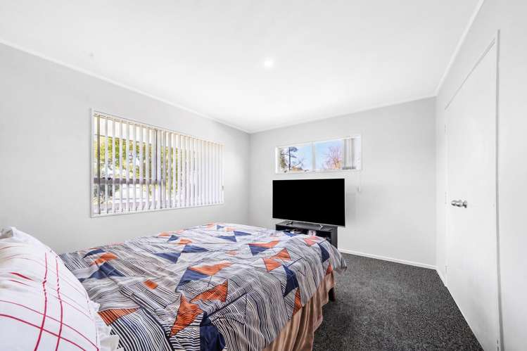 1/2 Kennington Drive Clendon Park_5