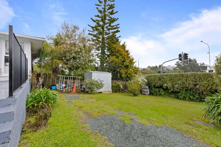 141 Edmonton Road Te Atatu South_14