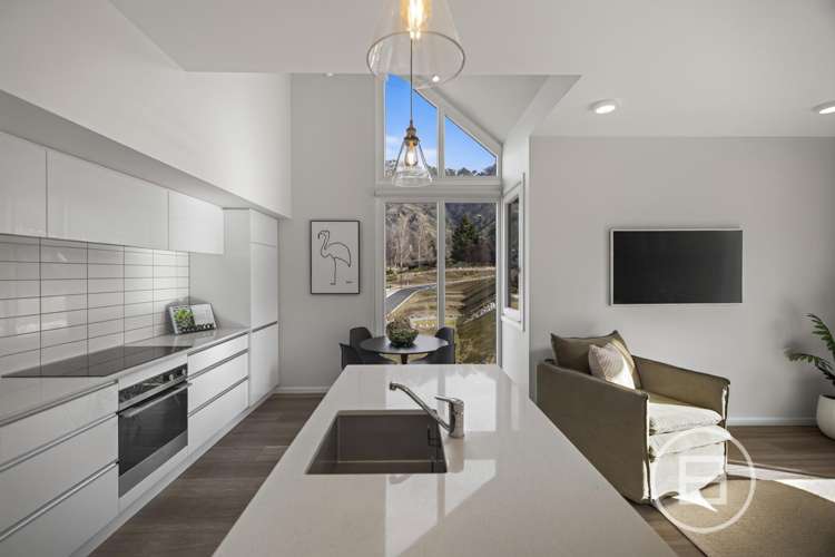 2/30 Bullendale Drive_5