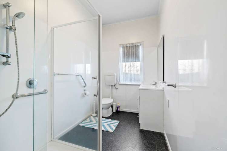 43 Onewa Road Northcote_13