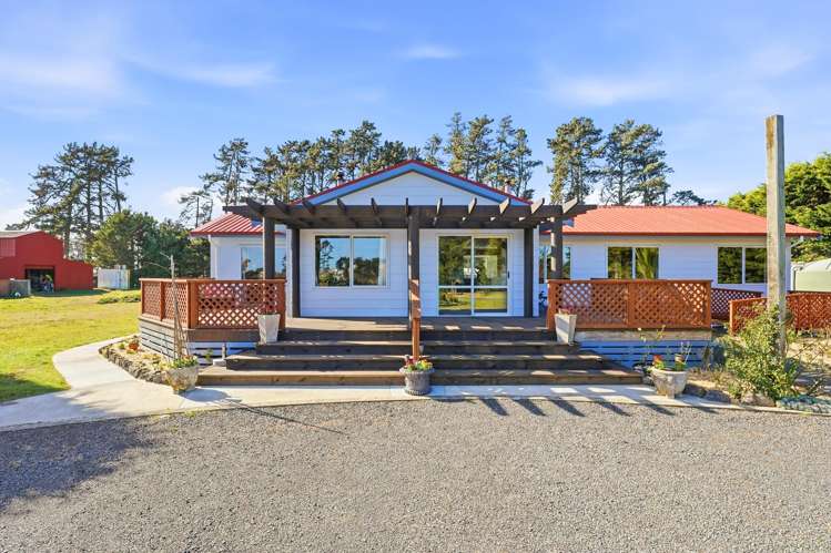 41 Rangiotu Road Himatangi Beach_1