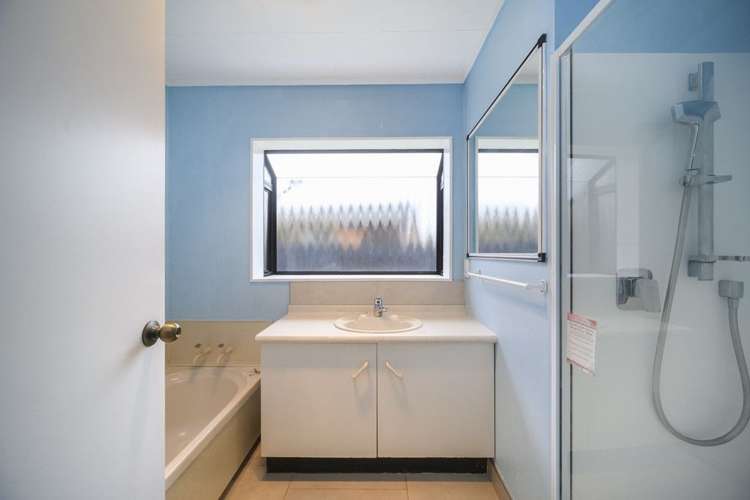 110 Amberley Avenue 10930_8