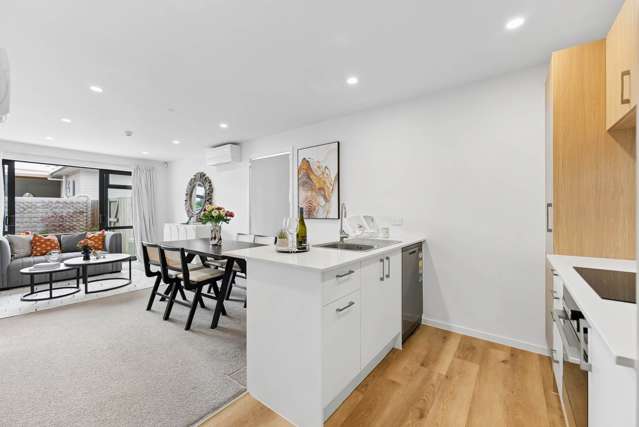 4/2 Stokes Avenue Te Atatu Peninsula_2