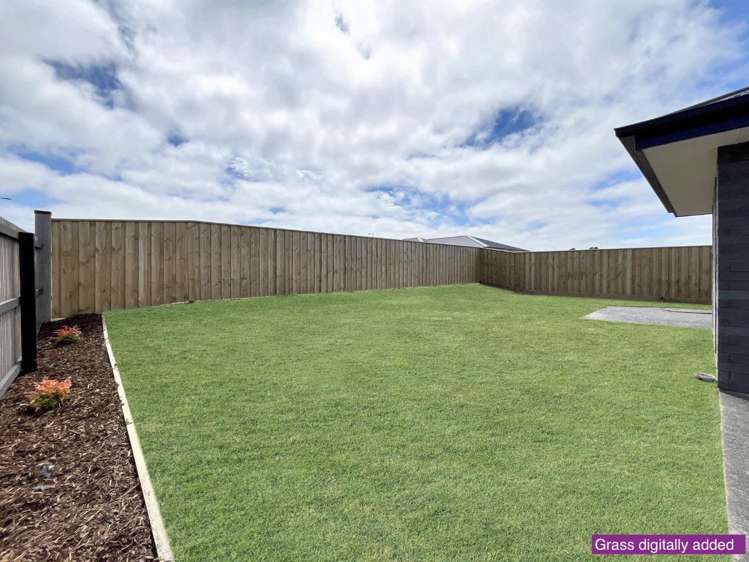 22 Harlequin Drive 11103_17