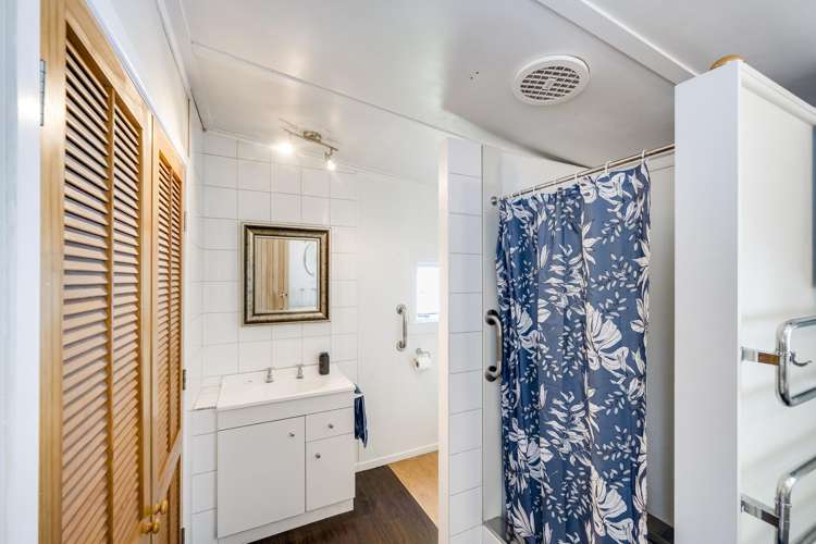 1209 Caroline Road Mayfair_8