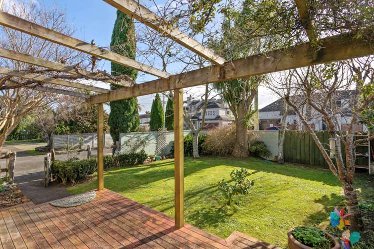 2/9 Devon Road Bucklands Beach_11