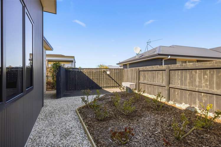 15 Noumea Drive Rangatira Park_26