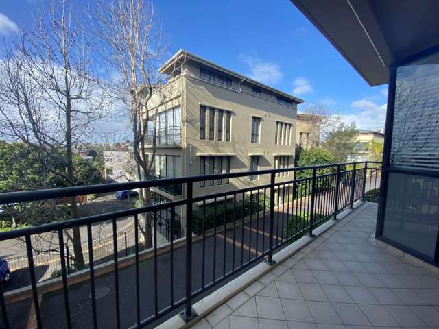 1d/9 Furneaux Way Remuera_3