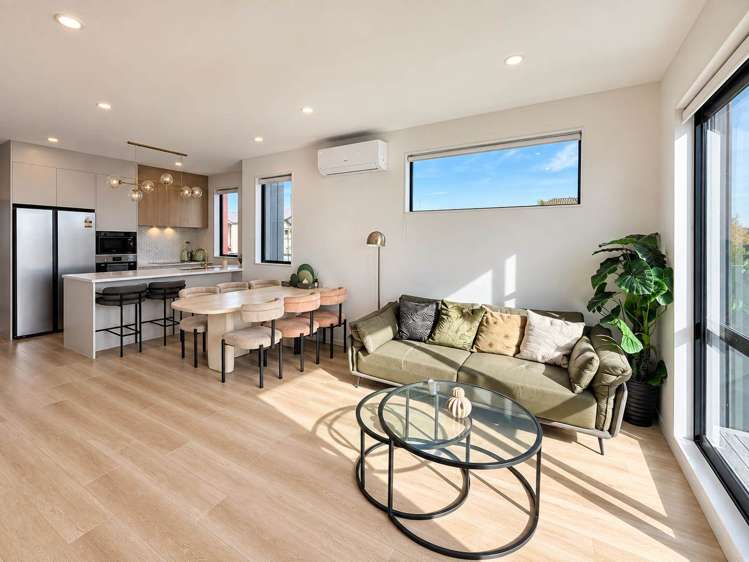 2 Papa Takaro Lane Flat Bush_18