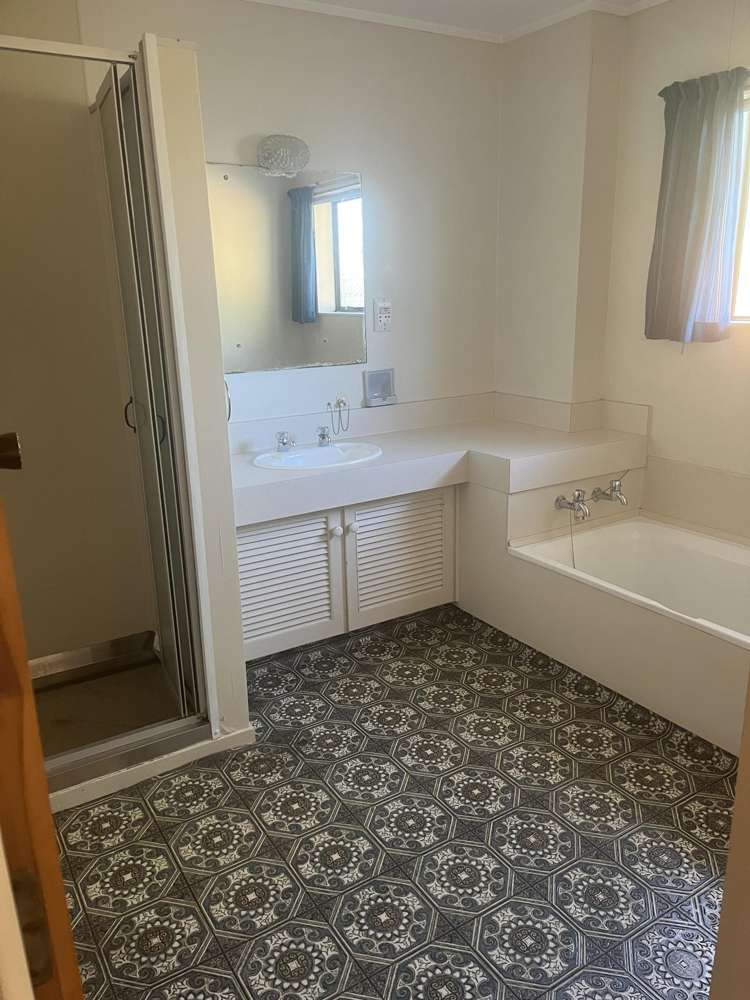 2/3 Exeter Street Stoke_13