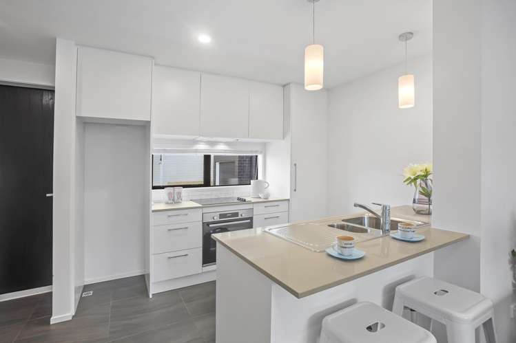 4/10 Shamrock Lane Te Atatu Peninsula_9
