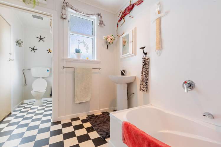 711 Blackhead Road Porangahau_14