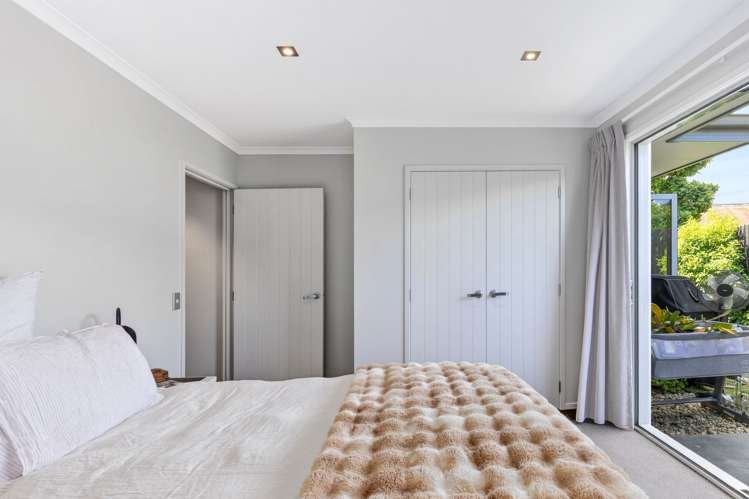 6 Cambria Gardens The Wood_14