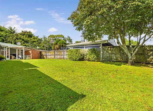 2/7 Alwyn Avenue Te Atatu South_1