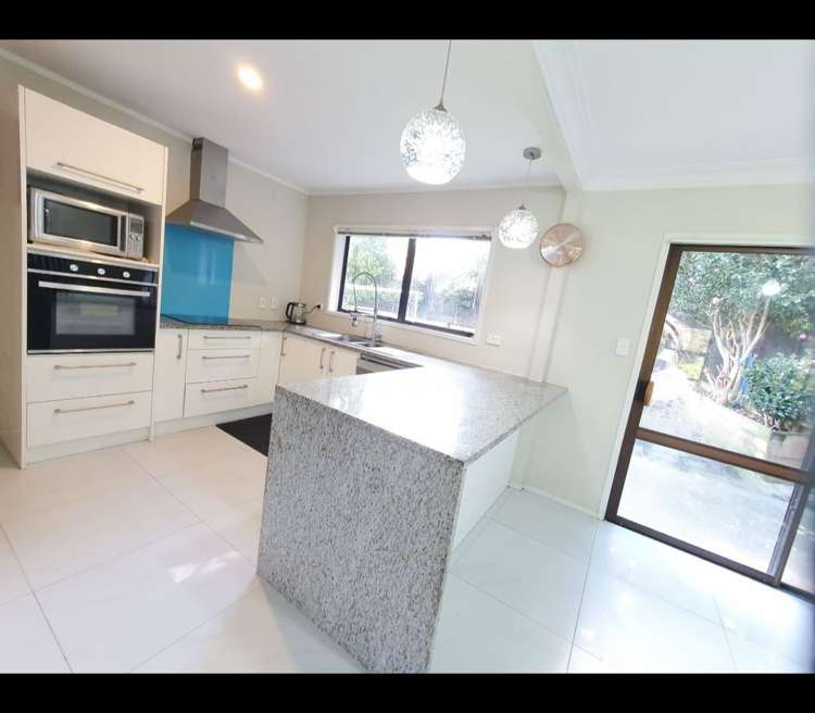 24 Eugenia Rise Totara Heights_3