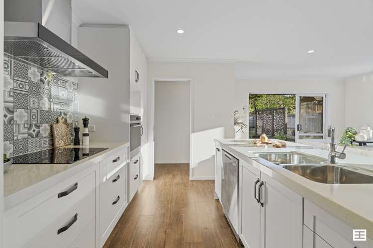 53 Awataha Crescent Pyes Pa_13