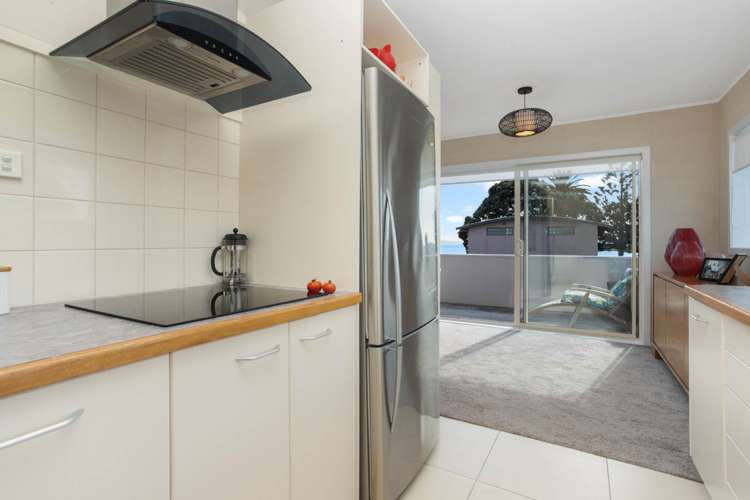 2/15 The Esplanade Eastern Beach_17