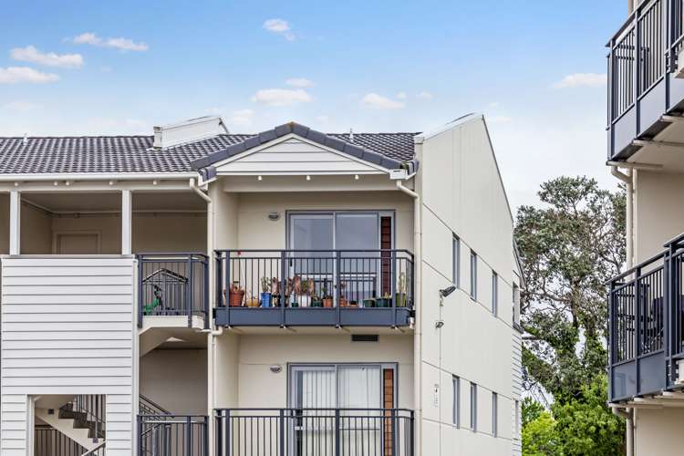 A18/71 Spencer Road Oteha_14