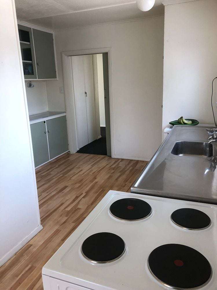 427 High Street South Carterton_16