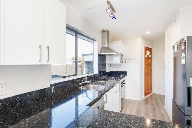 28 Cascade Crescent Westbrook_9