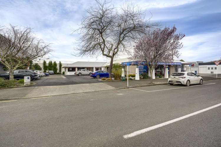 310 Avenue Road East Hastings Central_4