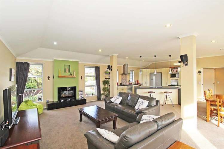 61 Covent Drive Stoke_4