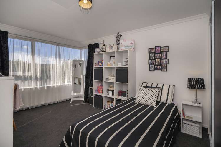 4 Stead Crescent Stoke_19