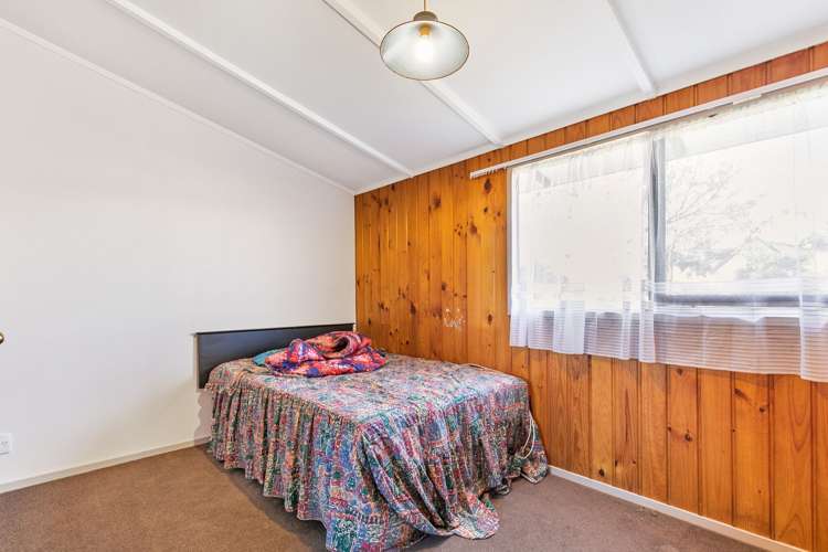 76 Saint Annes Crescent Wattle Downs_22