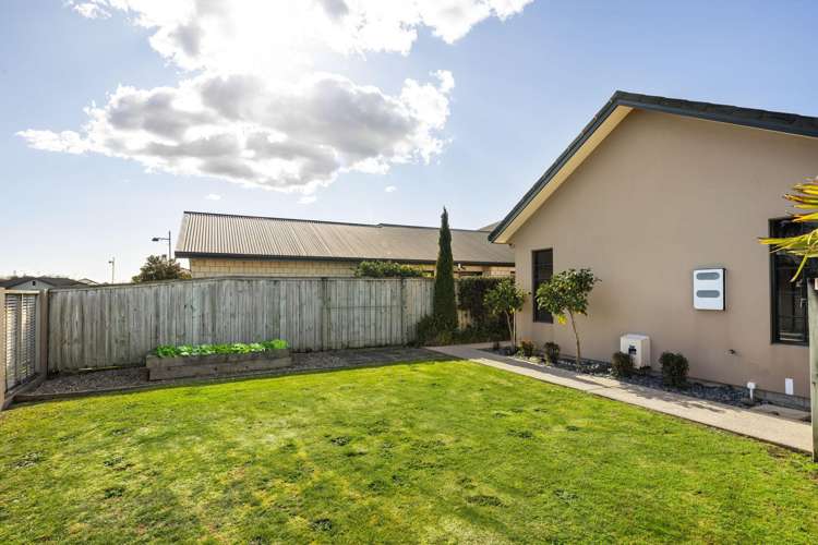 6 Merlin Close Huntington_32