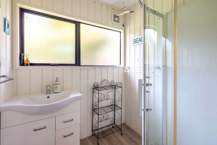 472A Sea View Road Onetangi_23