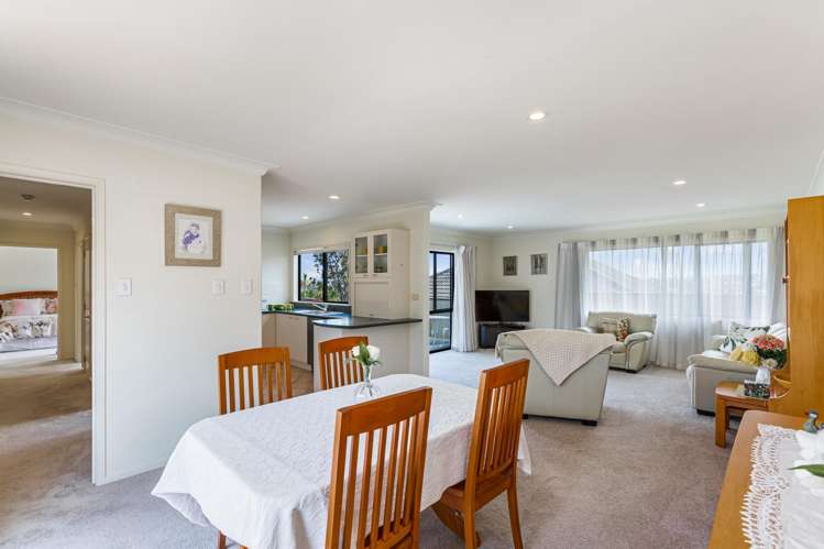 2/12 Richards Avenue Forrest Hill_5